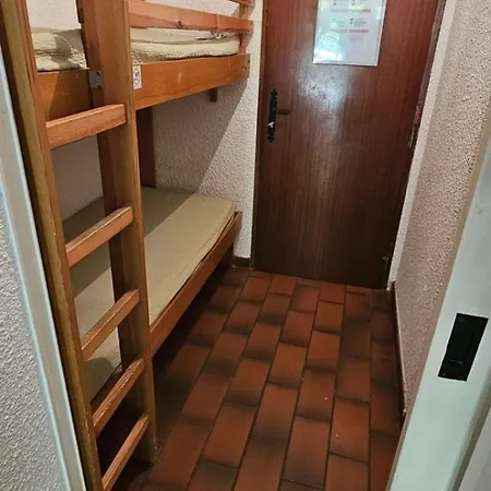 Cozy With Balcony And Communal Pool *