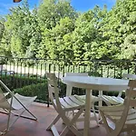 Cozy With Balcony And Communal Pool Appartement *