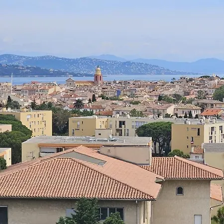 Cozy With Balcony And Communal Pool Σαιν-Τροπέ