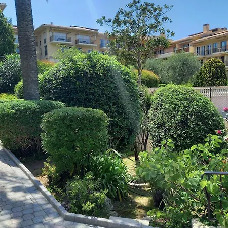 Cozy With Balcony And Communal Pool Appartement Saint-Tropez